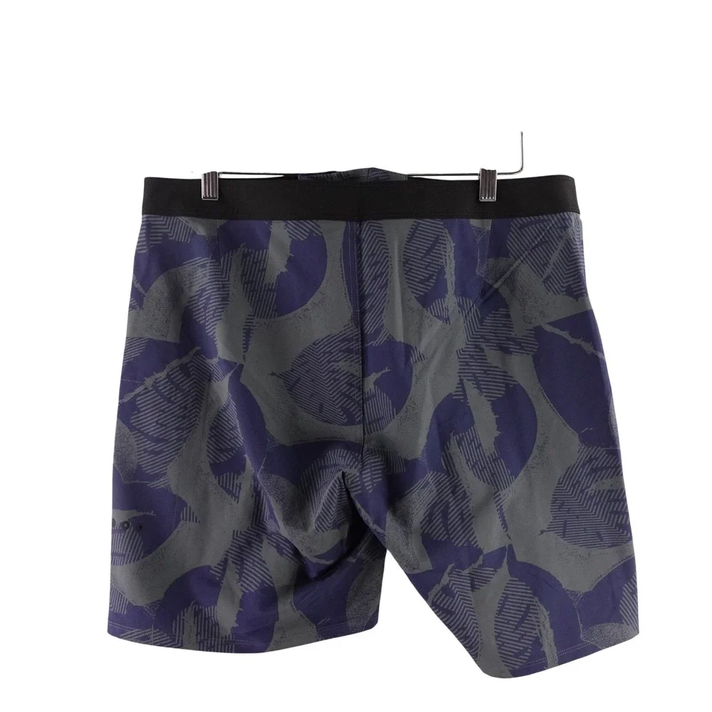 Vuori Mens 33 Cruise Boardshorts Grey Leaf Print Recycled Coconut V383